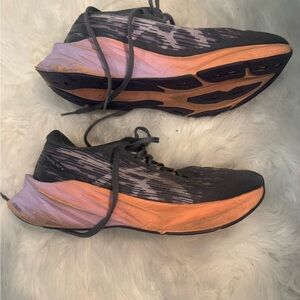 ASICS Novablast Size 8 Stylish Gray and Orange Women's Running Shoes